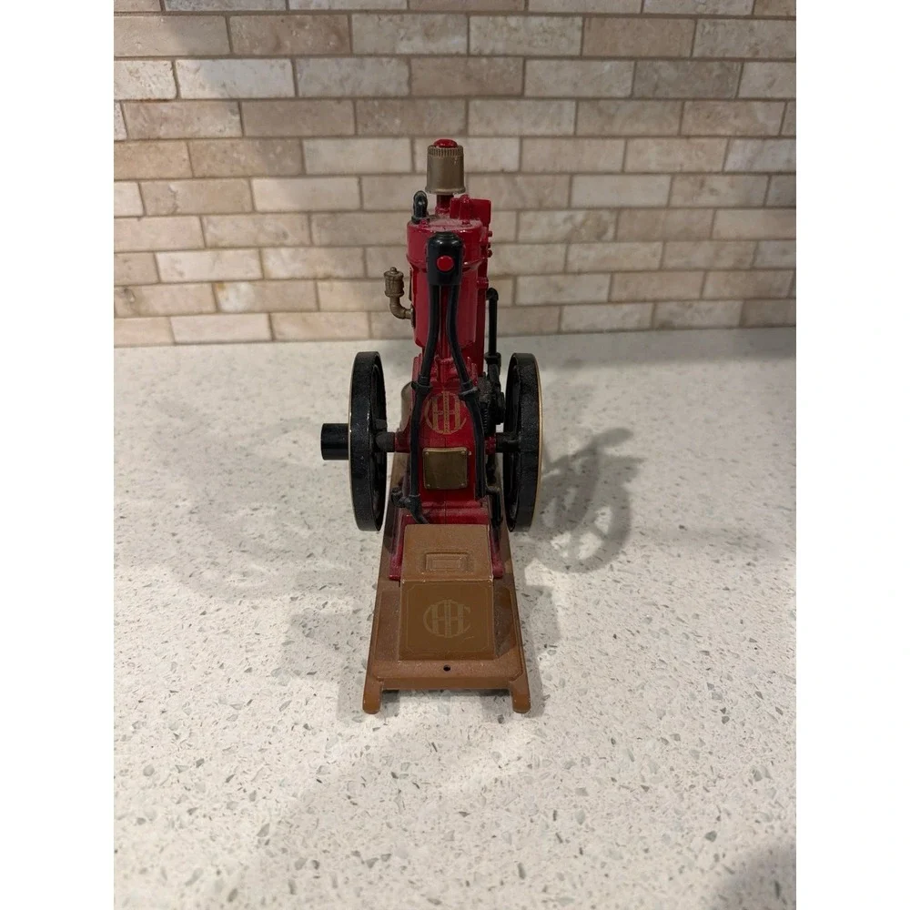 Ertl‎ IHC Titan Gasoline Engine 1/8 Scale 1994 #4352